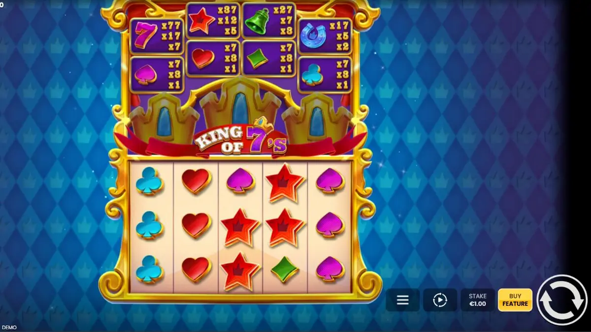 Isang royal na tema ng slot machine na may mga gintong korona at Lucky 7 symbols.